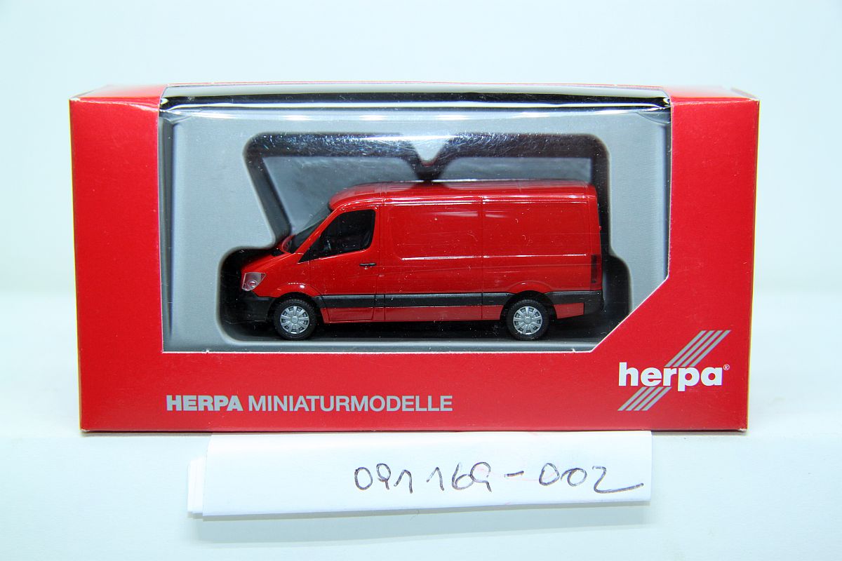 Herpa 091169-002, MB Sprinter, Kasten, Flachdach, 2013 rot