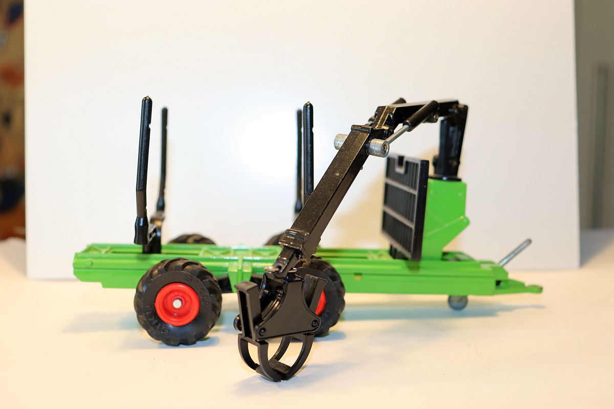 Siku 19833, Siku forestry trailer, green, scale 1:32, used, with signs of wear, 