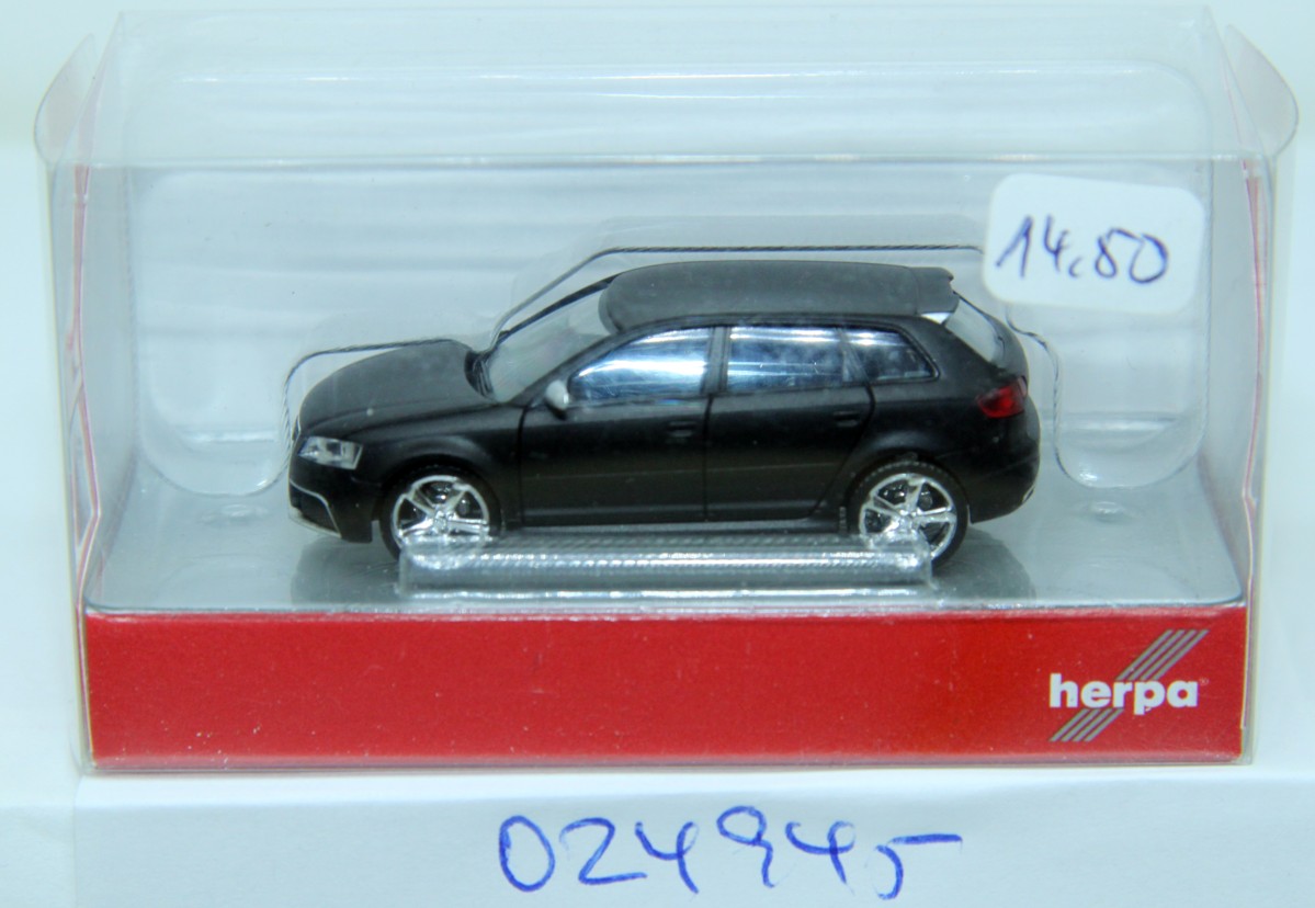 Herpa 024945, Audi RS3 Sportback, "mattschwarz"