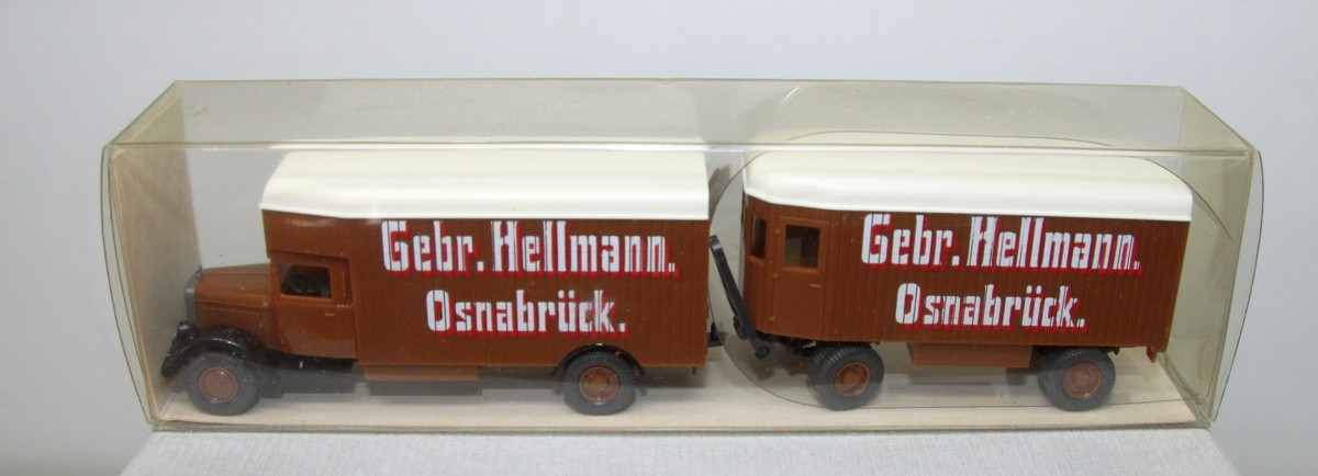 WIKING 27845, MERCEDES L2500 Möbellastzug "Gebr. Hellmann, Osnabrück", für Spur H0, in OVP