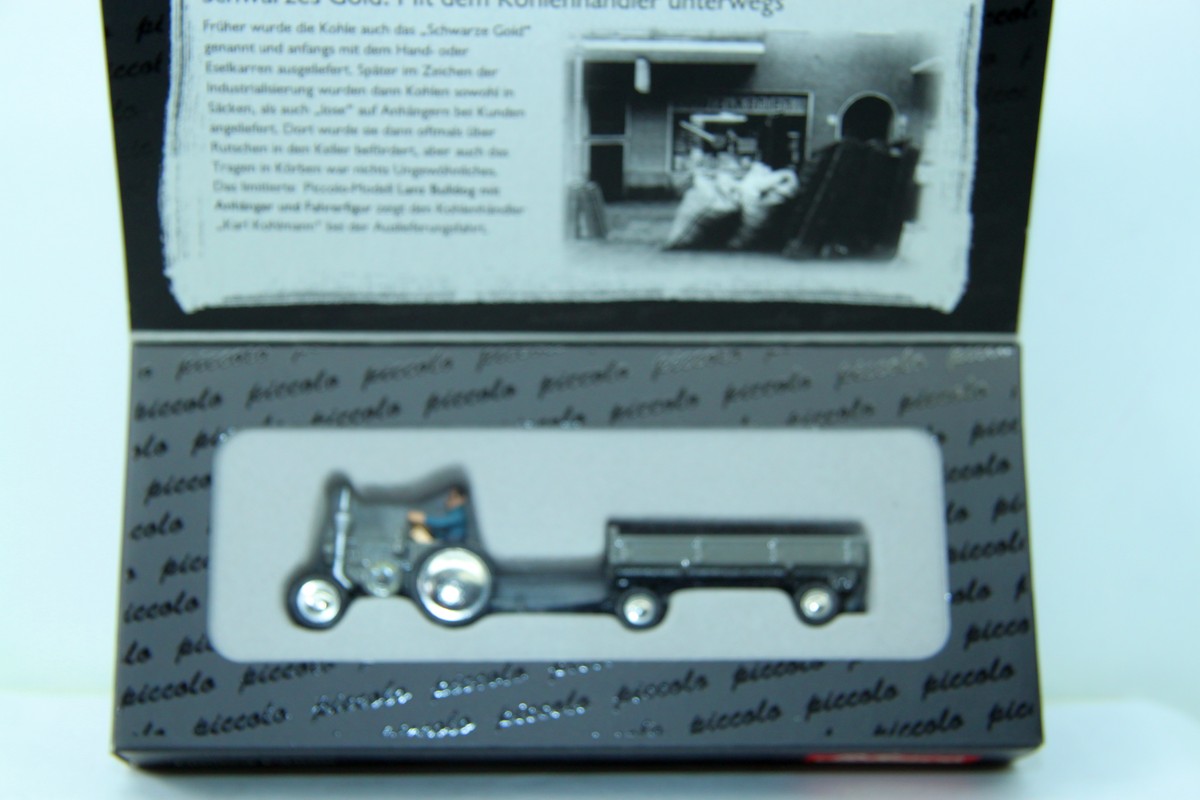 Schuco 05282, Limited Edition, Lanz Bulldog mit Anhänger, Fahrerfigur und Kohlenladung,  für Spur H0, in Originalverpackung, siehe Bilder