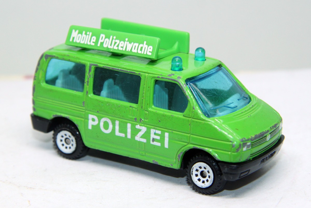 SIKU 0820, 0824, 0825, VW Volkswagen T4 Polizei Mobile Polizeiwache, Maßstab 1:55, bespielt mit  sichtbaren Gebrauchsspuren, siehe Bilder, ohne Originalverpackung, 