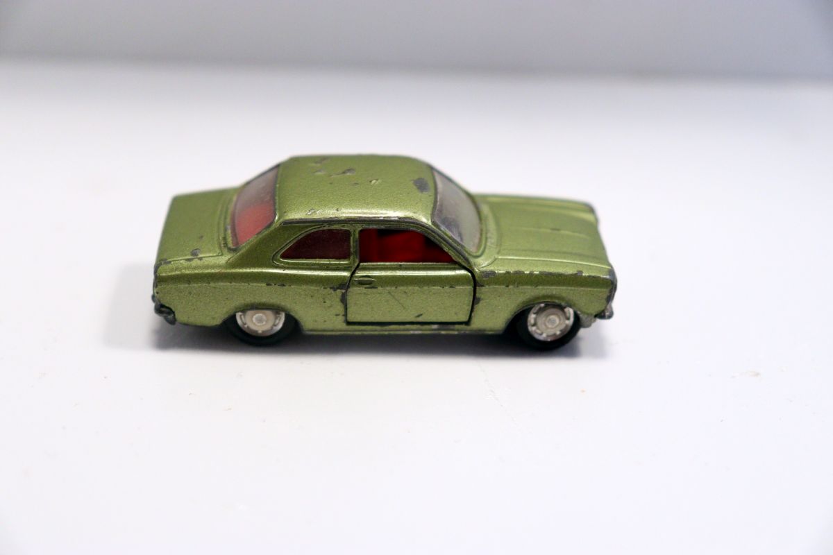 Schuco SW21750, Ford Escort GT,  Maßstab 1:66,