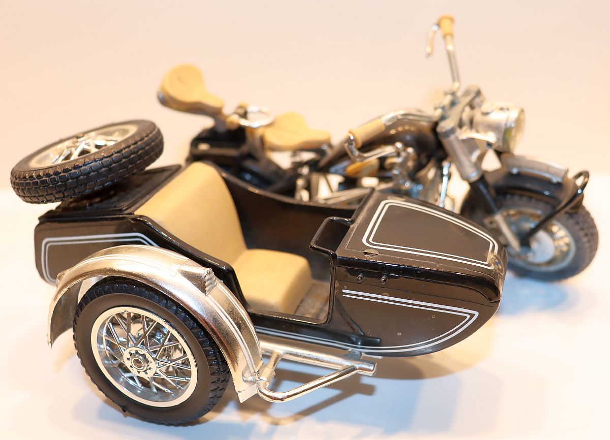 Polistill BMW R75, Motorrad m. Seitenwagen, Modell MS 110