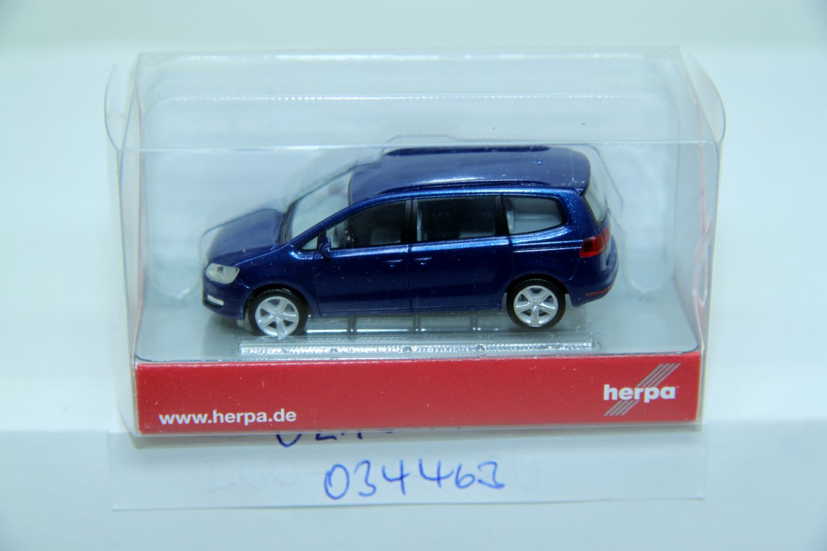Herpa 034463, VW Sharan II 2010, blau-metallic