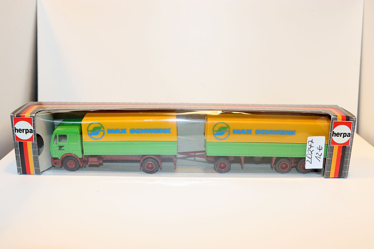 Herpa SW20247, “MAX SCHWENK” truck, green/yellow, for H0 gauge, 