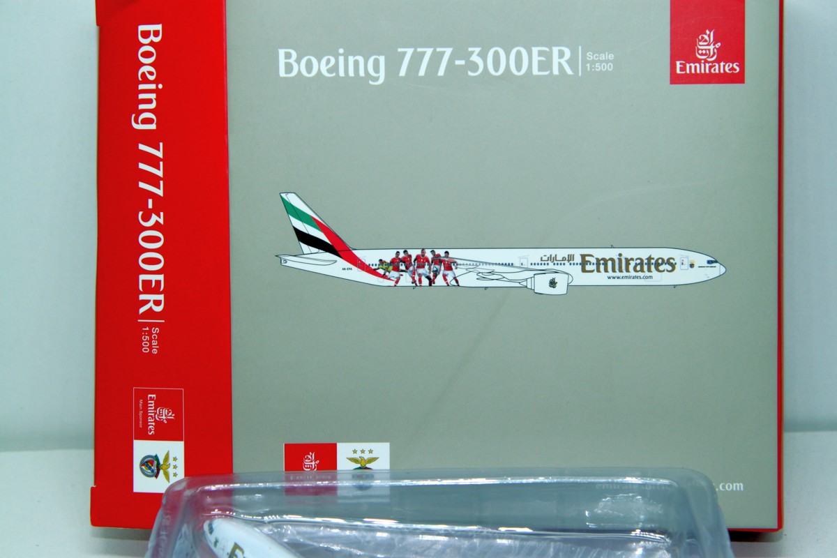 Herpa 529853 Emirates Boeing 777-300er "benfica Lissabon"