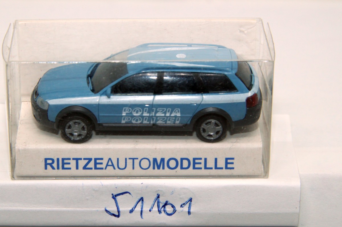 Rietze 51101, Audi allroad Quadro, "Polizia", taubenblau