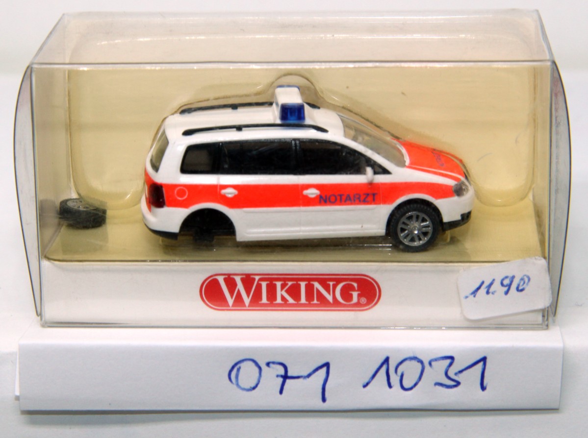 Wiking 0711031, Emergency doctor VW Touran, for H0 gauge, with original box