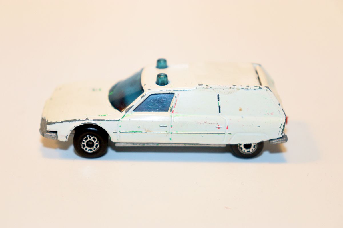 Matchbox SW20549, Matchbox Superfast No.12, Citroen CX Ambulance/Emergency, white, scale 1:55, 
