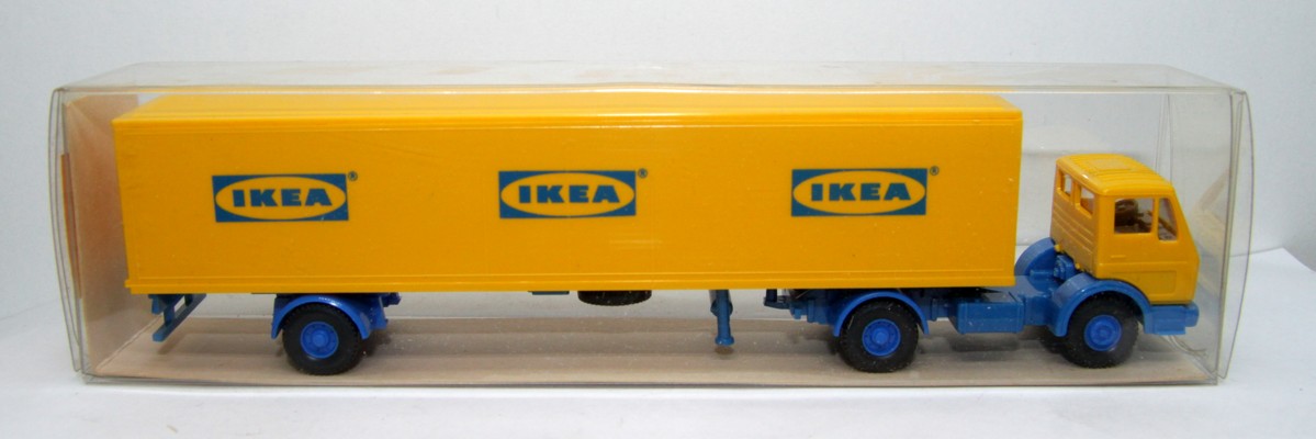Wiking: 26544, Mercedes Benz, Sattelzug mit Einachs Kofferauflieger, gelb, mit Aufschrift "IKEA" für Spur H0, mit OVP 