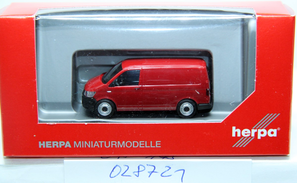 Herpa 028721, VW T6 Kombi, kirschrot, für Spur H0, mit Originalverpackung