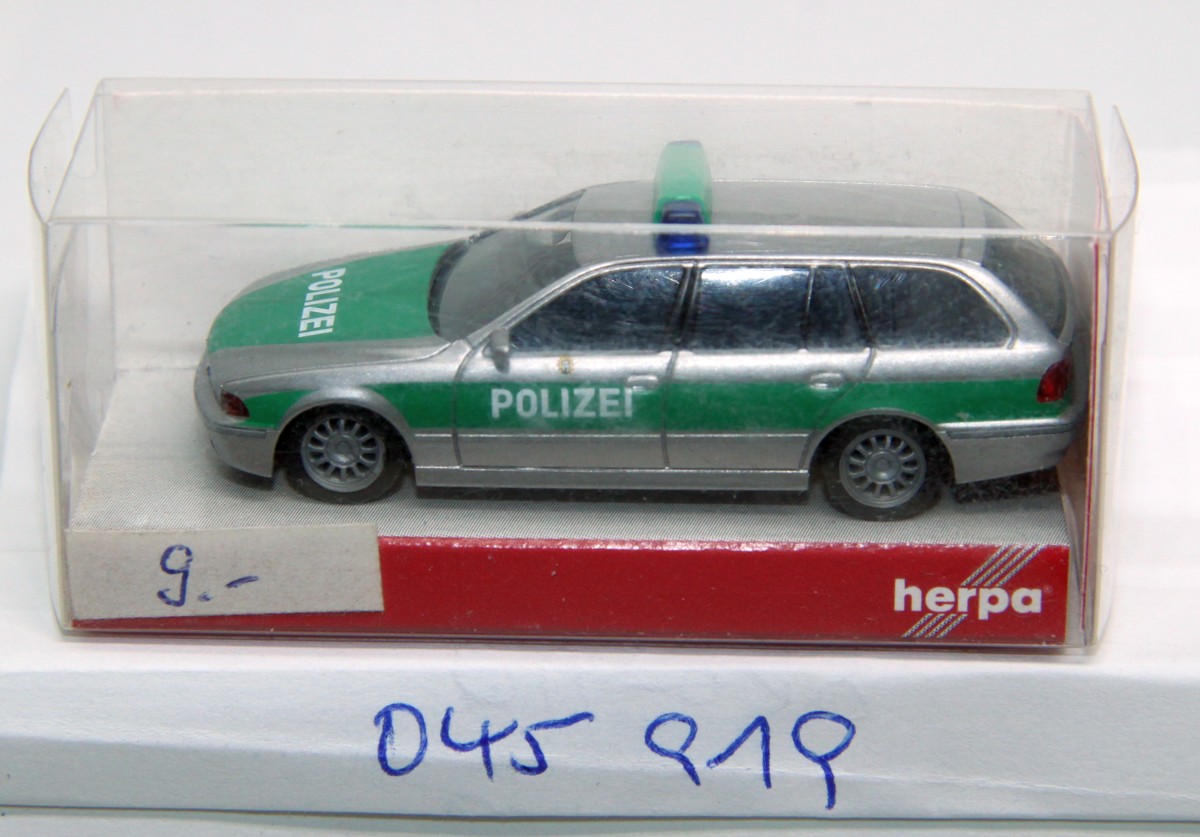 Herpa 045919, BMW 5er Touring "Polizei Berlin" , grün/silber