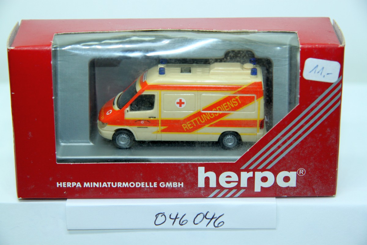 Herpa 046046, Mercedes Sprinter Miesen 2000 Rettungsdienst DRK NIederkassel 