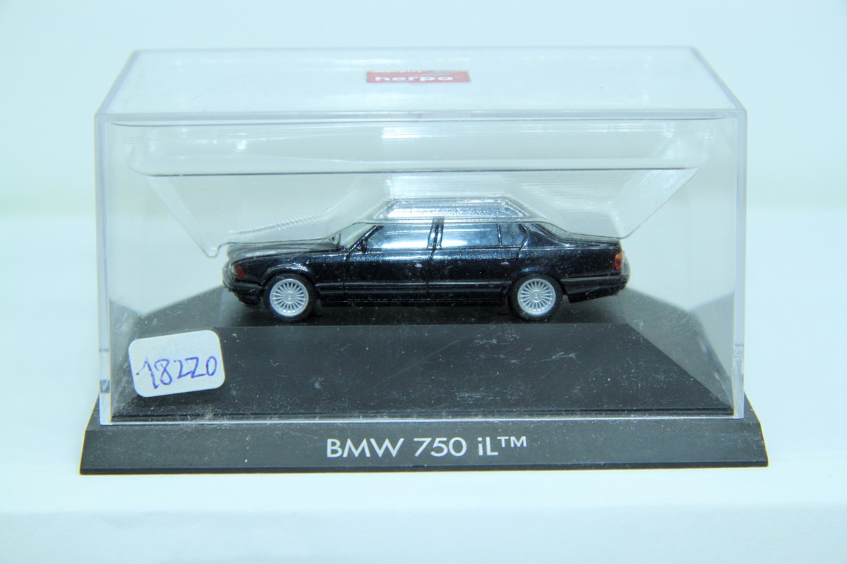 Herpa SW18220, BMW 750 iL, schwarz, in PC-Box
