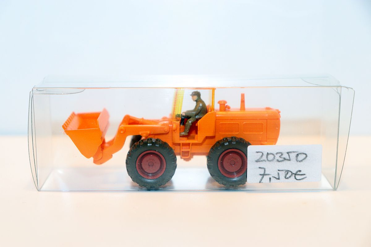 Wiking SW20350, wheel loader construction machine 651, orange, for H0 scale, 