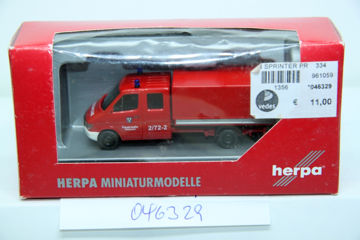 Herpa 046329, Mercedes-Benz Binz A 2003 KTW "Fire brigade", for H0 gauge,