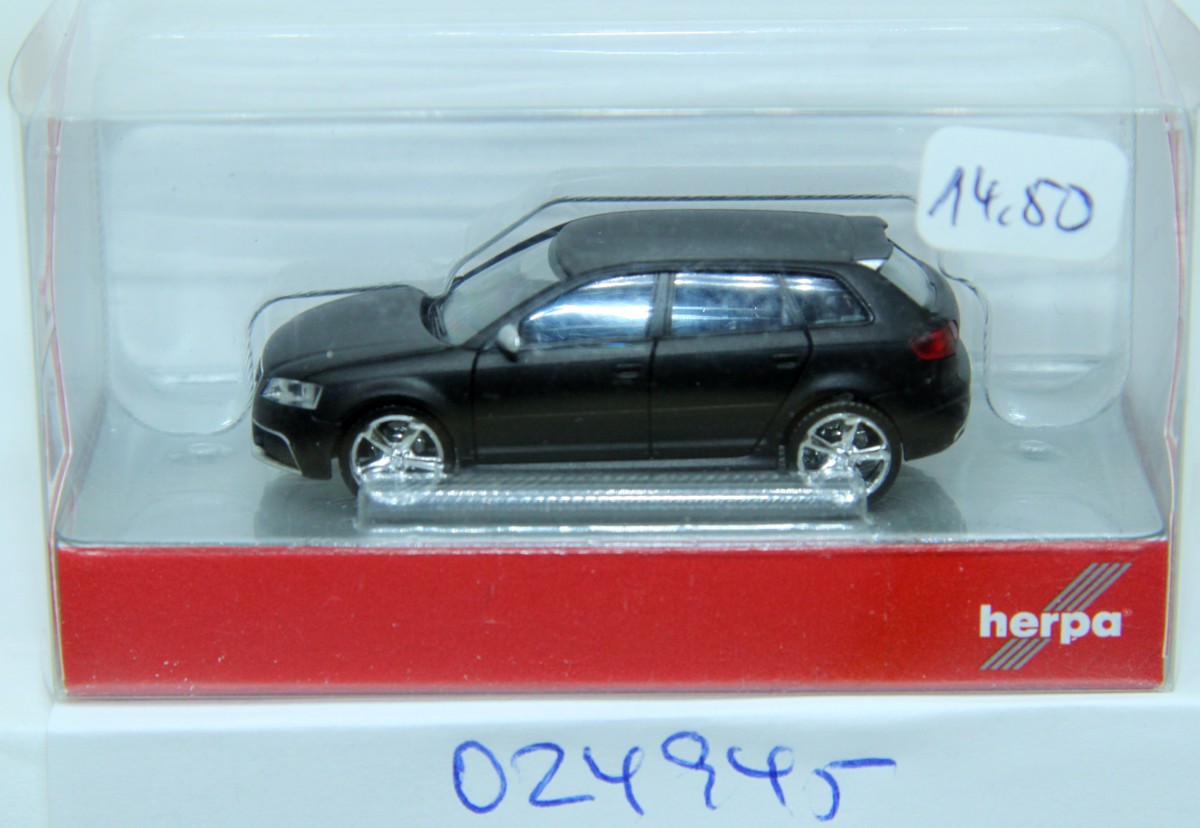 Herpa 024945, Audi RS3 Sportback, "mattschwarz"