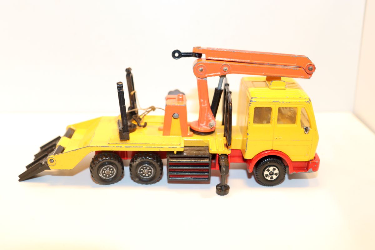 Matchbox SW21418, Matchbox Super Kings Truck K43/3, yellow/orange, MB tractor unit, used,