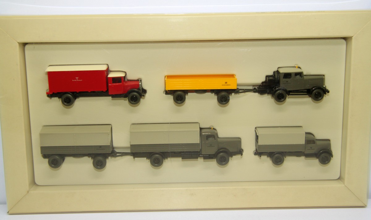 Wiking Set Postreklame Post-Museum-Shop 1992, Set mit 4 verschiedenen LKWs, für Spur H0 in Originalverpackung