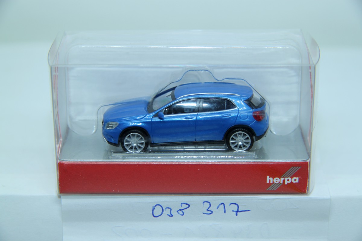 Herpa 038317, Mercedes-Benz GLA-Class, south sea blue metallic , for H0 gauge