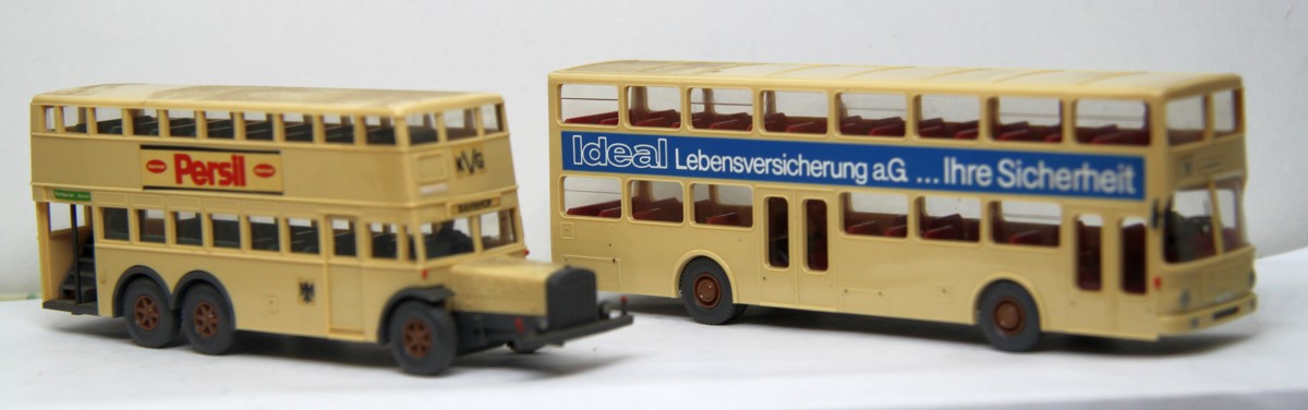 Doppeldecker Bus-Set SW 13673, bestehend aus zwei verschiedenen Busse, für Spur H0, in Ersatzverpackung