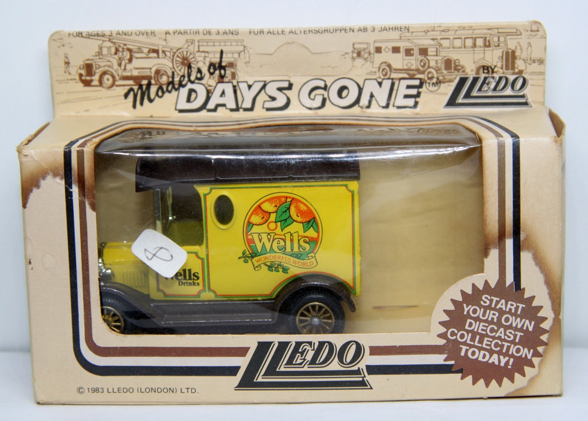 LLEDO Days-Gone Ford Model ' T ' Van #6038 Wells Drinks, Metallauto, made in England, in OVP