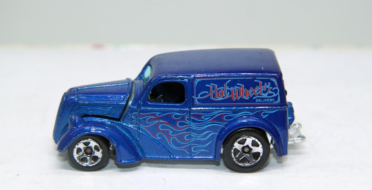 Mattel Hot Wheels A19, blau 1