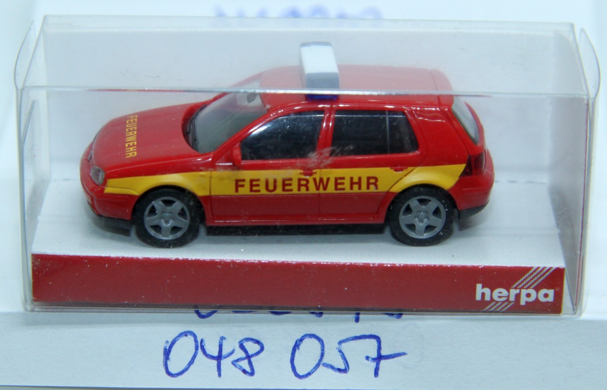 Herpa 048057, VW Golf IV "Feuerwehr ELW", for H0 gauge, with original packaging