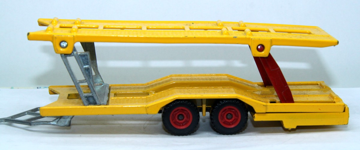 Siku  Anhänger für Autotransporter, gelb, Maßstab 1:55 bespielt mit geringen Gebrauchsspuren , siehe Bilder, ohne Originalverpackung  