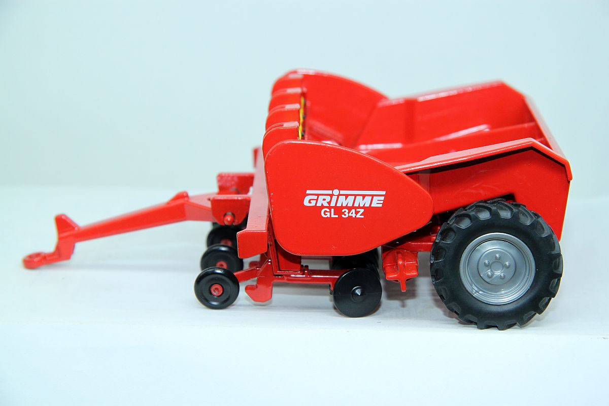 Siku SW19771, potato planter, traffic red, GRIMME / GL 34Z, silver-grey rims, used, with signs of wear,