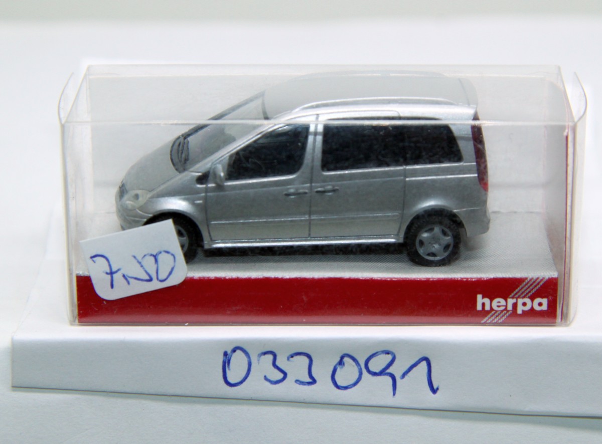 Herpa 033091, Mercedes-Benz Vaneo, silbermetallic