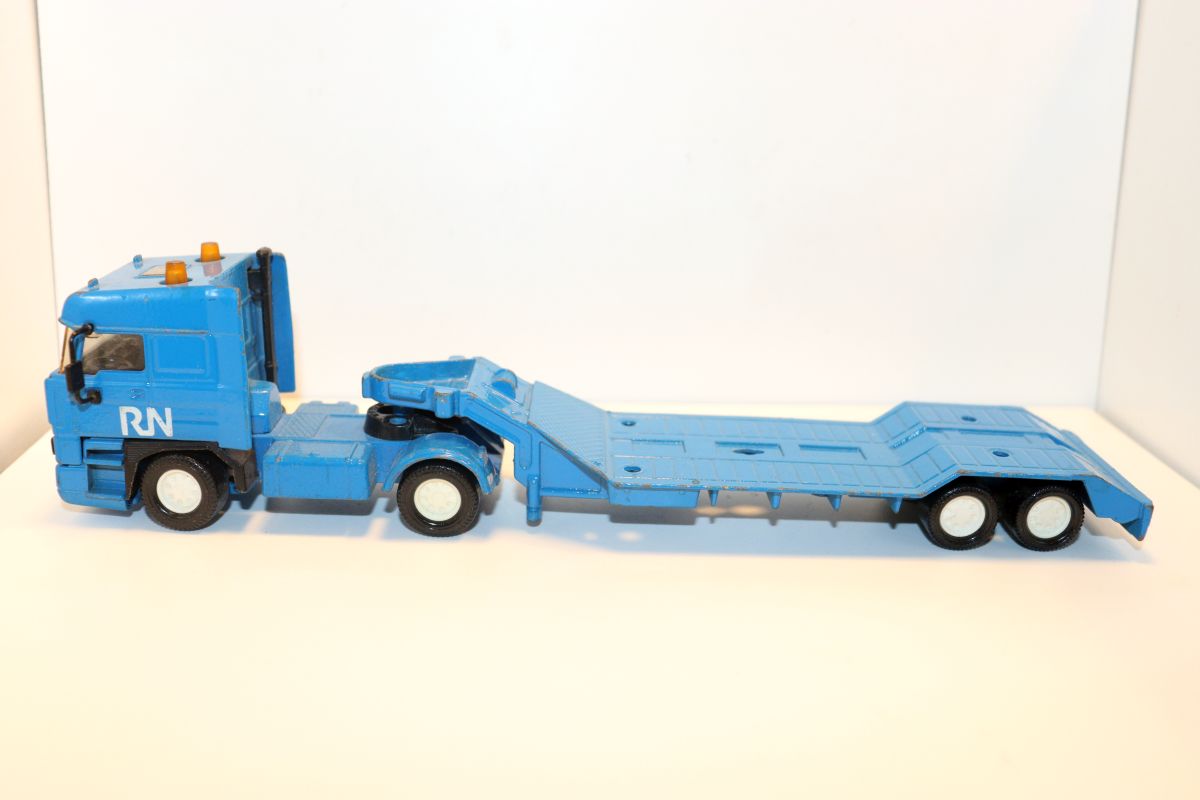 Matchbox SW21387, Matchbox Super Kings -126/1; DAF Hubschraubertransporter; Royal Navy Rescue, blau