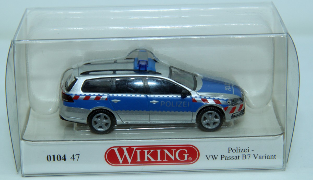Wiking 010447, Polizei VW Passat B7, Variant blau / silber