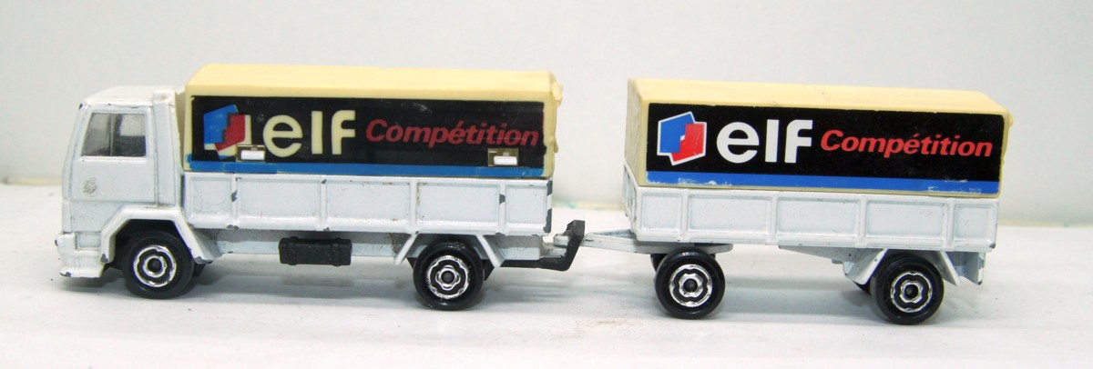 Majorette 241, Ford mit Aufschrift "Elf Competition", Maßstab 1:100, für Spur H0, mit Ersatzverpackung