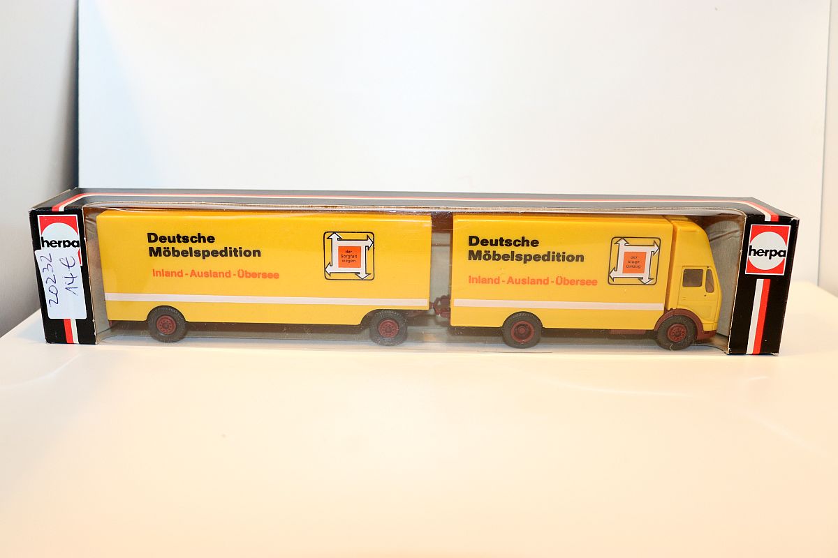Herpa SW20232, Mercedes Benz trailer truck box, “Deutsche Möbelspedition”, yellow, for H0 gauge, 
