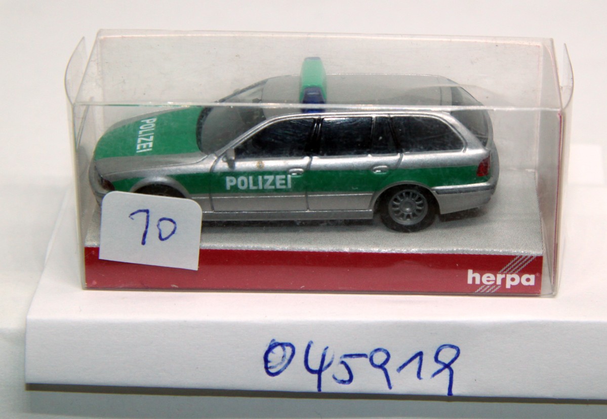 Herpa 045919, BMW 5er Touring "Polizei Berlin" , grün/silber