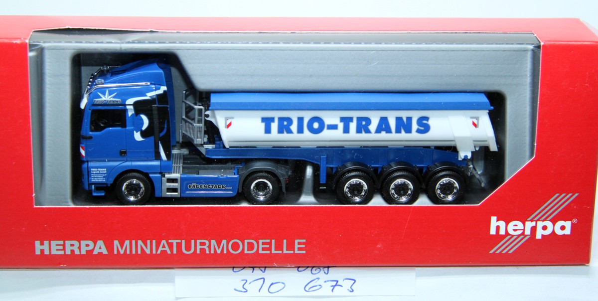 Herpa 310673, MAN TGX XLX, EURO 6C, THERMOMULDEN-SATTELZUG, "TRIO-TRANS"