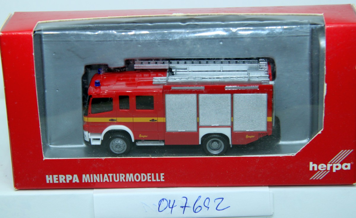 Herpa 047692, Mercedes Benz Atego HLF 20/16, fire department, for H0 scale