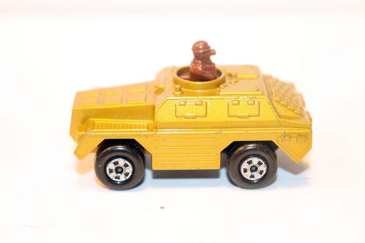 Matchbox SW20560, Lesney Matchbox Rolamatics No. 28, Stout military vehicle in gold, vintage 1973, scale 1:55, 