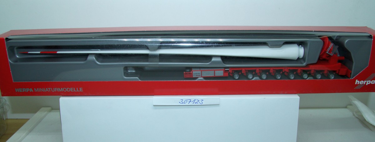 Herpa 307123, Wing transport Goldhofer FTV 300 "Bender" , red, for H0 gauge,