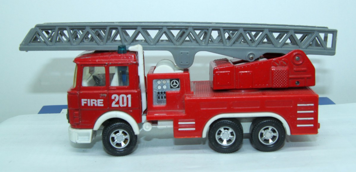 Matchbox Super Kings K 131-2, Magirus Deutz Feuerwehr, bespielt mit Gebrauchsspuren siehe Bilder, ohne Originalverpackung 