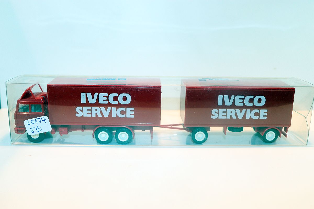 LKW SW20174, "IVECO Service", rot, für Spur H0, ohne Originalverpackung, siehe Bilder