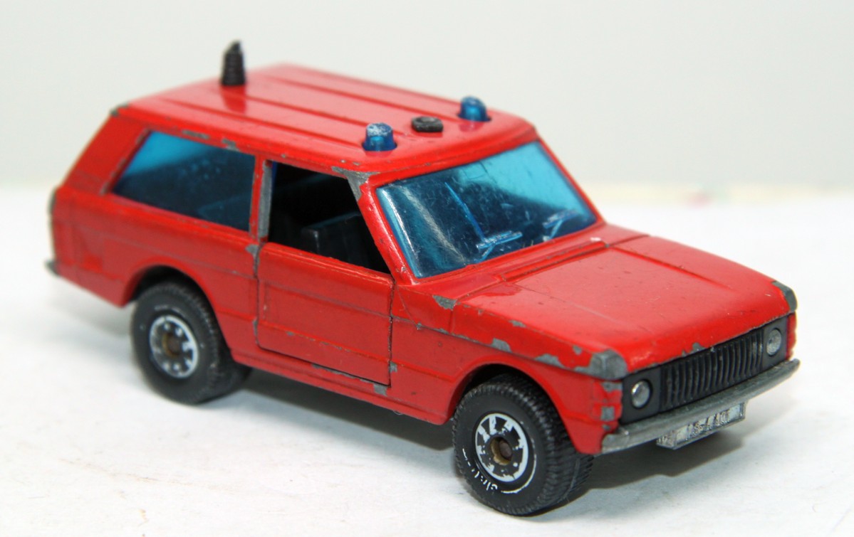 Siku 1341, Range Rover, rot, Maßstab 1:55, bespielt mit  sichtbaren Gebrauchsspuren, siehe Bilder, ohne Originalverpackung, 