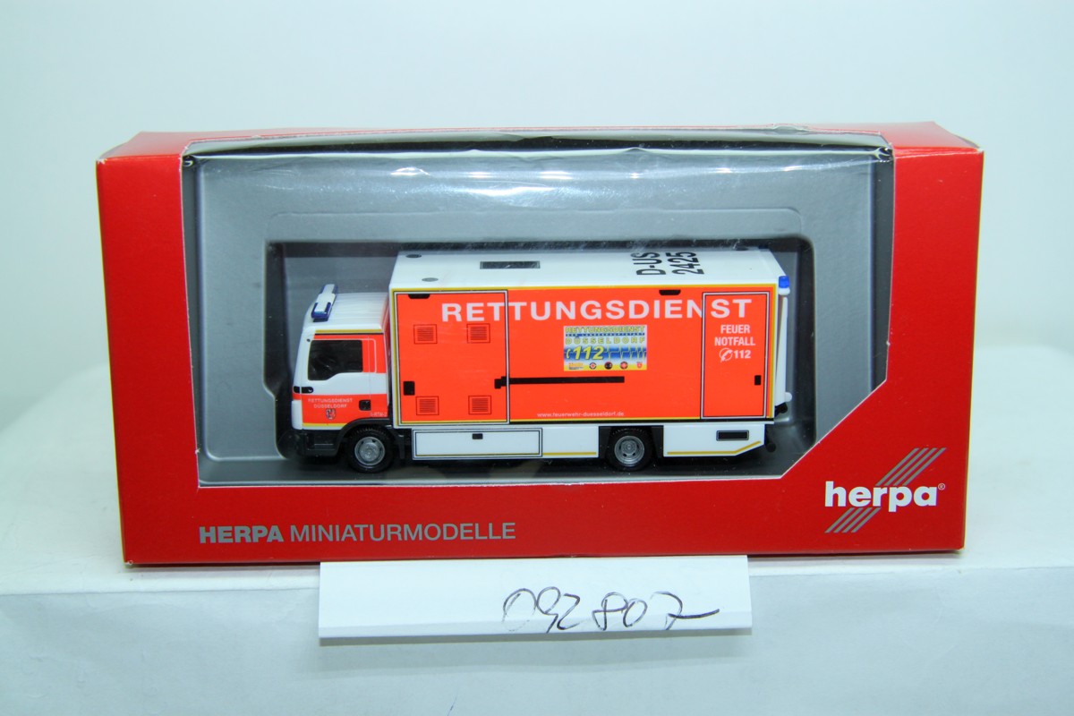 Herpa 092807, HERPA 092807 1:87 MAN TGL S/I-RTW box truck with tail lift "Düsseldorf Fire Brigade", 