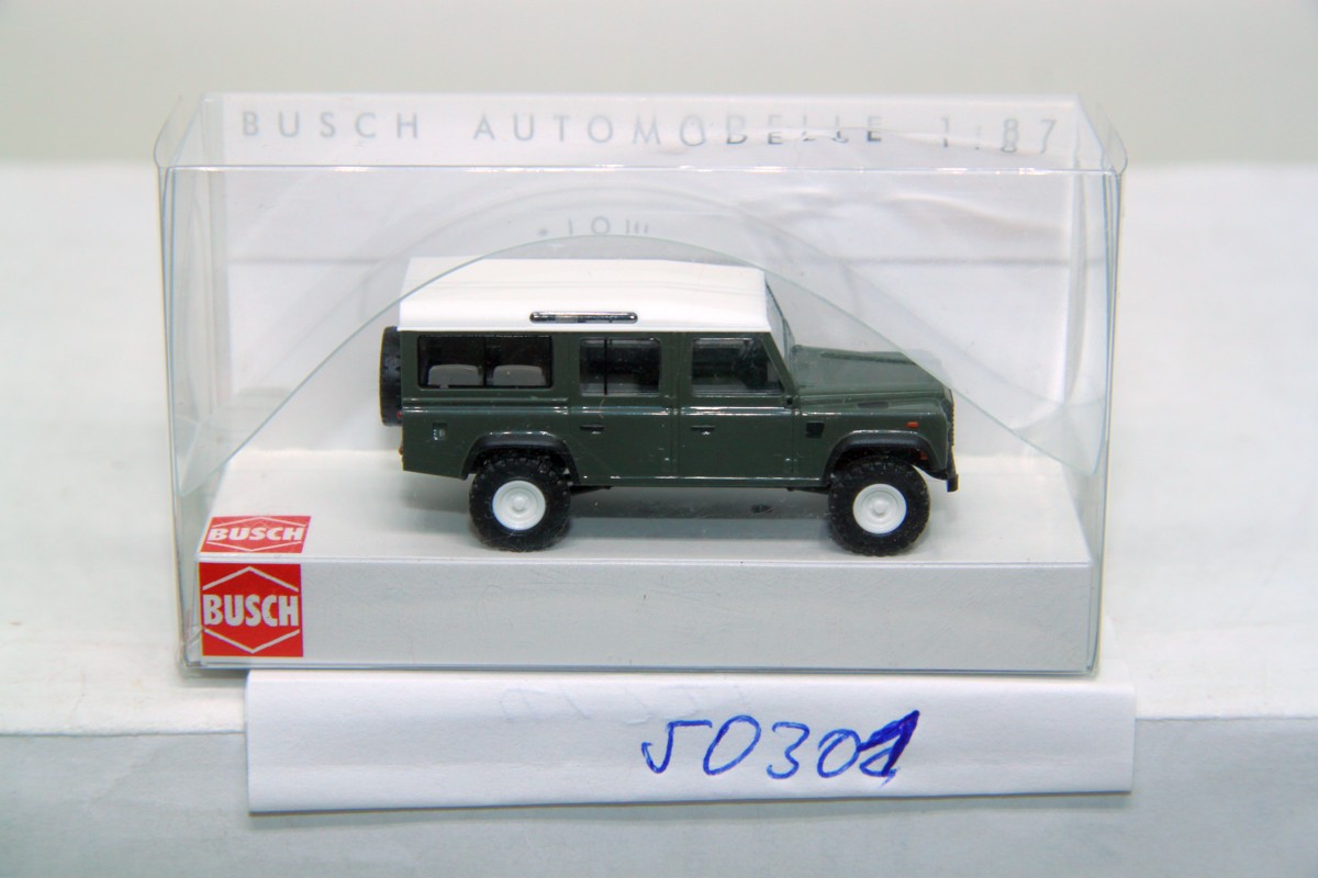 Busch 50301 H0 gauge Land Rover Defender, green, year of construction 1983