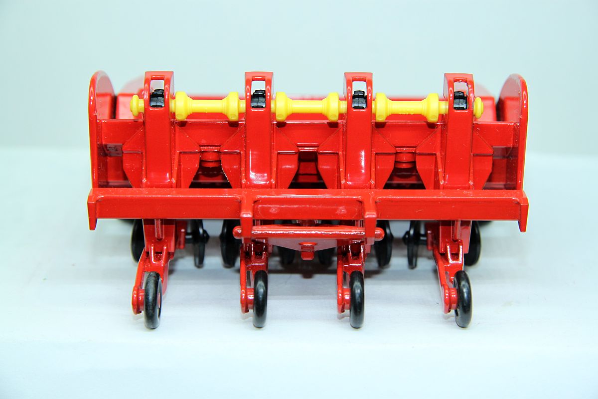 Siku SW19771, potato planter, traffic red, GRIMME / GL 34Z, silver-grey rims, used, with signs of wear,