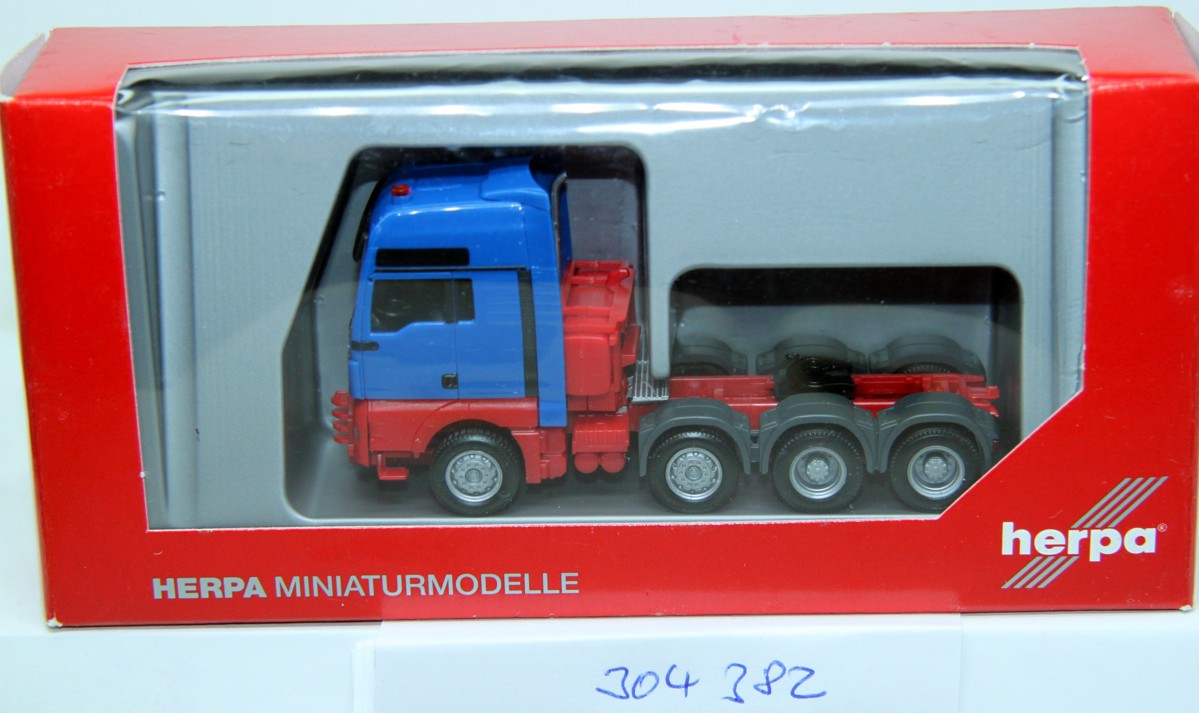 Herpa 304382 MAN TGX XXL 640 E6 heavy duty SZM blue, for H0 gauge, 