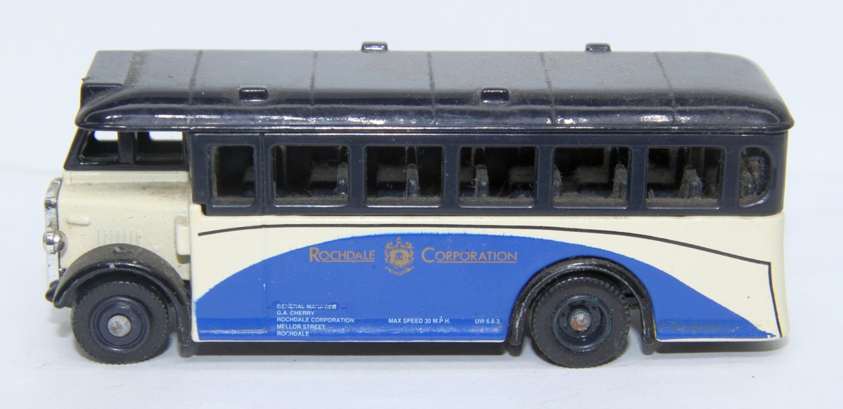 Lledo promotional model cars,  schwarz/weißer/blauer Bus, mit Aufschrift "Rochdale Corporation", Metallauto, made in England, ohne OVP