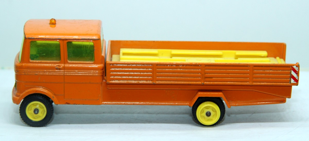SIKU V319, Germany Mercedes-Benz LP608 V335 V336. orange, Vintage aus den 1970ern, Maßstab 1:55, bespielt mit Gebrauchsspuren, siehe Bilder, ohne Originalverpackung